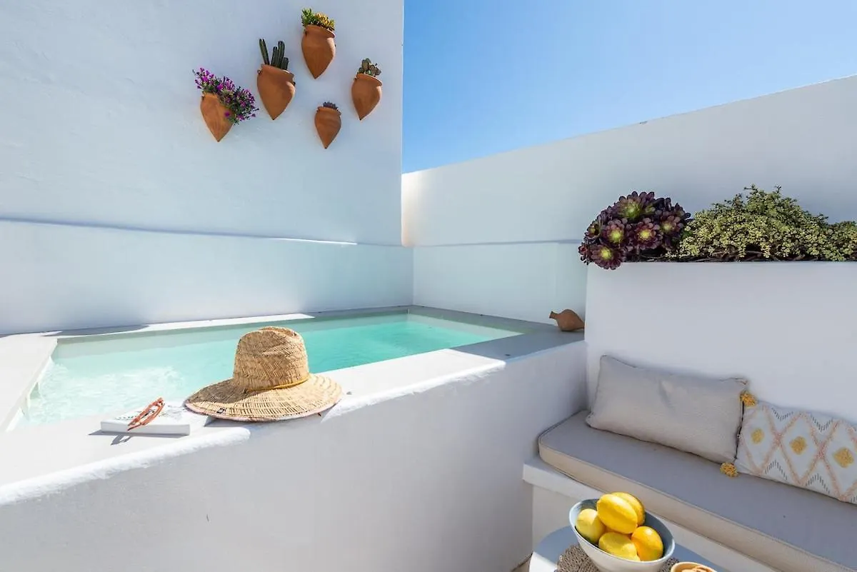La Perla Del Pueblo - 4-Bed Retreat - Pool & Sea Views Villa Almunecar Holiday home