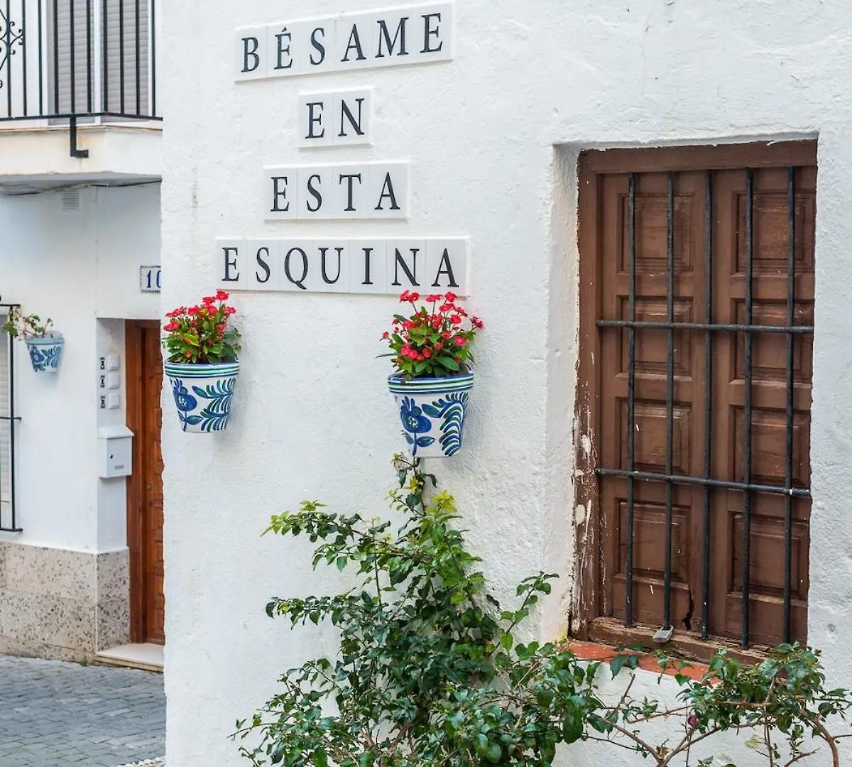La Perla Del Pueblo - 4-Bed Retreat - Pool & Sea Views Villa Almunecar Spain