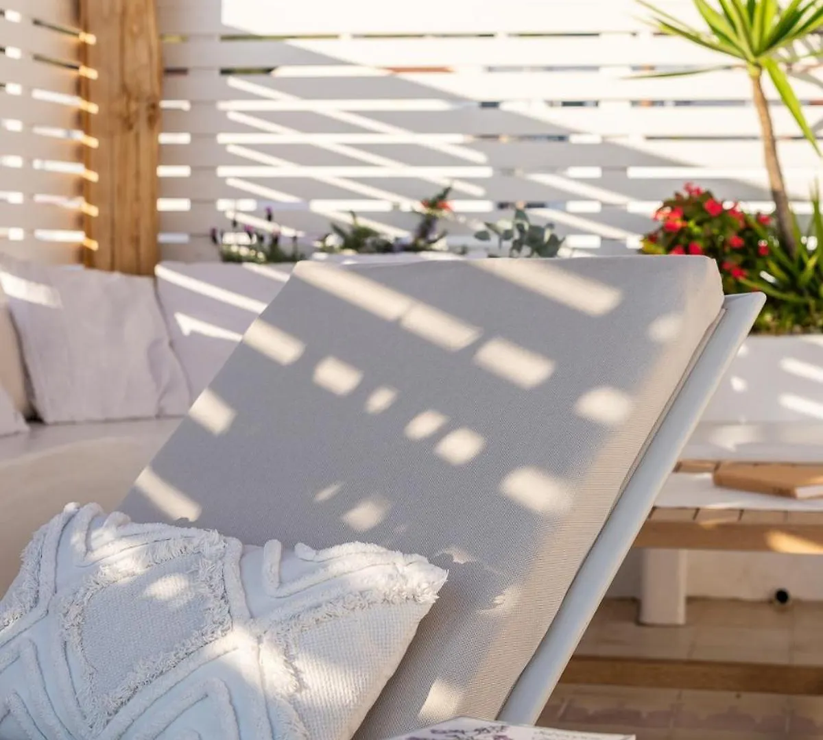 La Perla Del Pueblo - 4-Bed Retreat - Pool & Sea Views Villa Almunecar Holiday home
