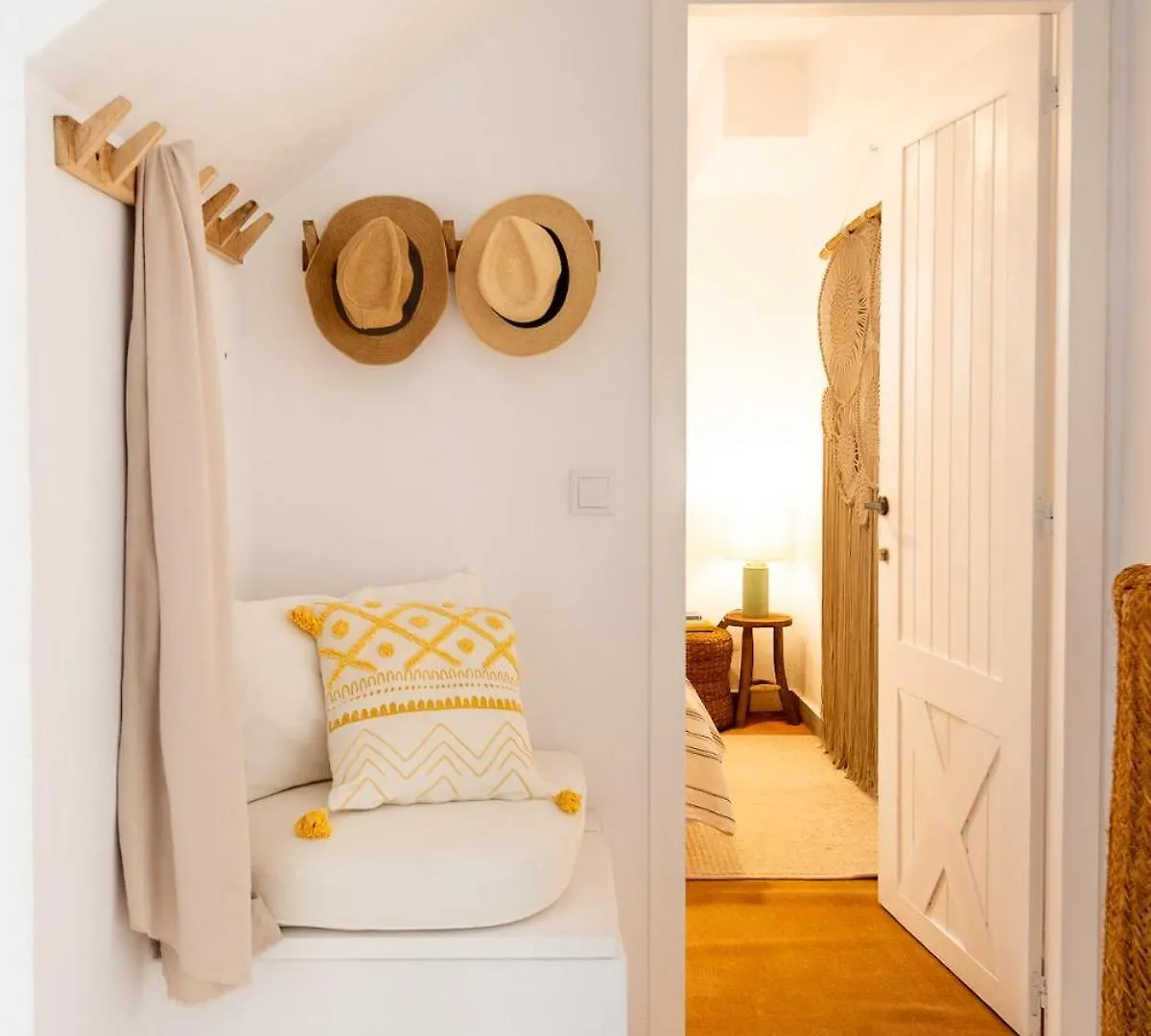 La Perla Del Pueblo - 4-Bed Retreat - Pool & Sea Views Villa Almunecar